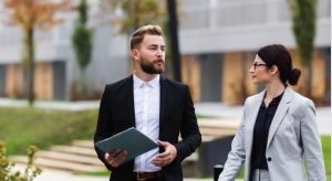 How Much Do a Real Estate Agent Make Per Sale?